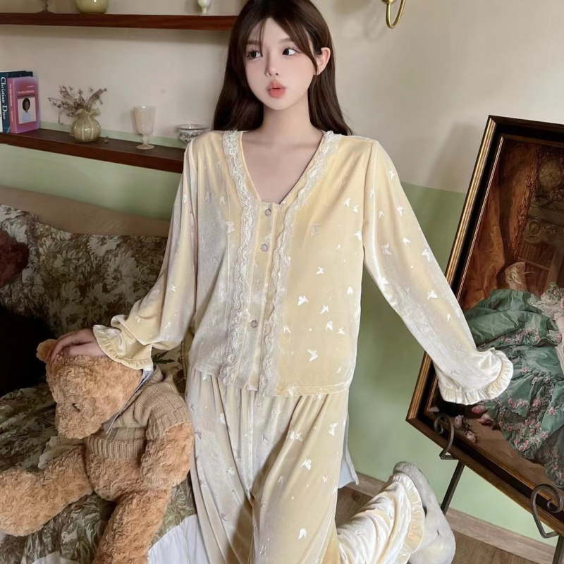Home Fragrance French - ชุดนอนเสื้อแขนยาวผ้ากำมะหยี่สีทองสำหรับผู้หญิงชุดสูทหวานใส่อยู่บ้านลายผีเสื้อลูกไม้ฝรั่งเศสสำหรับฤดูใบไม้ร่วงและฤดูหนาว